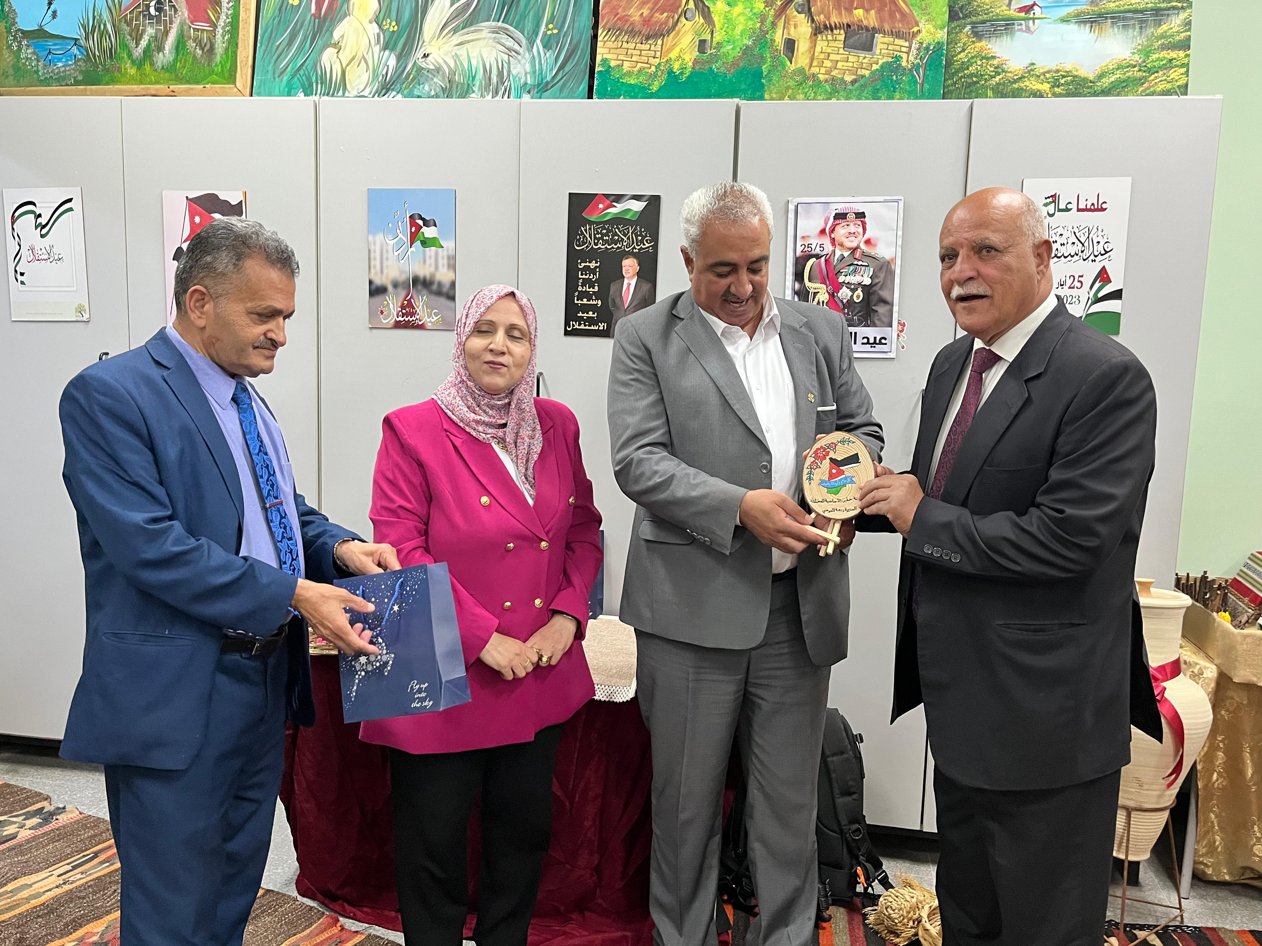 Madar Al-Saa Images 0.29029034295511835