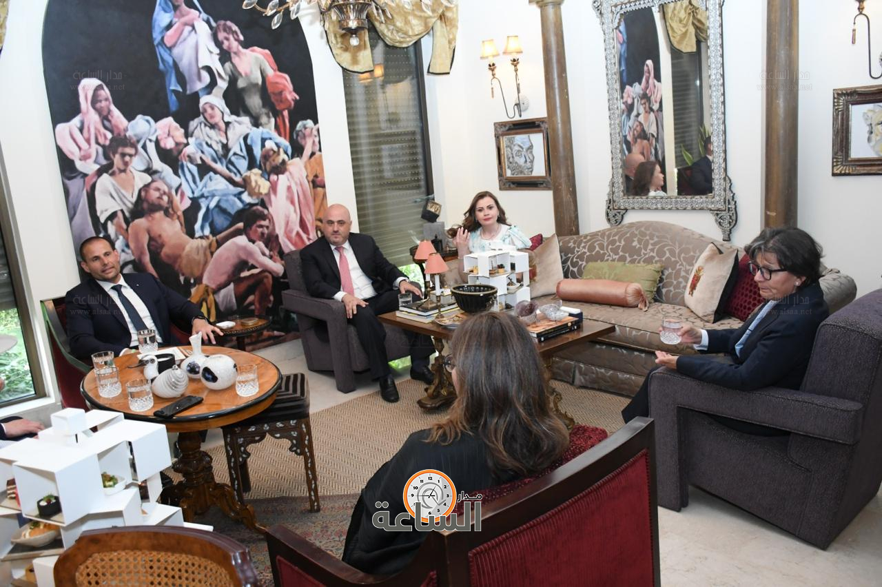 Madar Al-Saa Images 0.33014111859767303