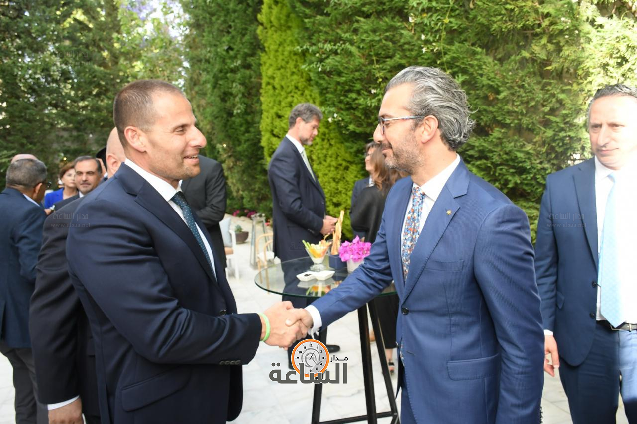 Madar Al-Saa Images 0.7163732370073103