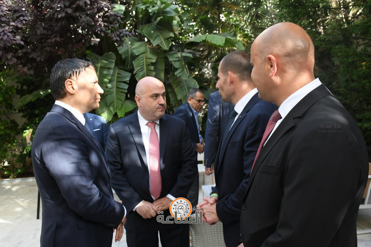 Madar Al-Saa Images 0.8776496064807426