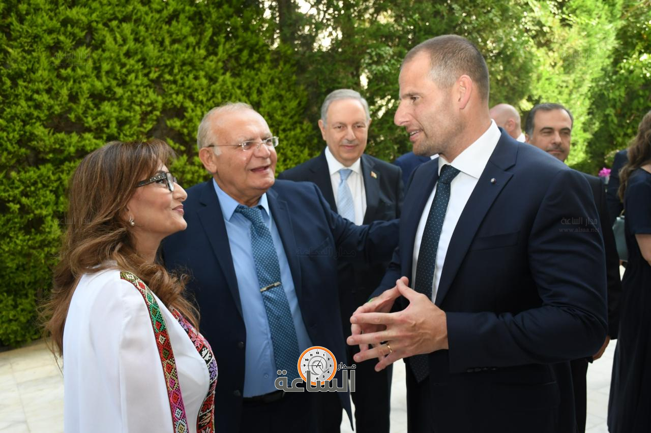 Madar Al-Saa Images 0.867774781741319