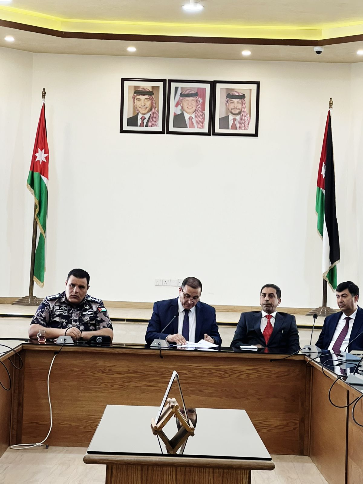 Madar Al-Saa Images 0.9585349034531766