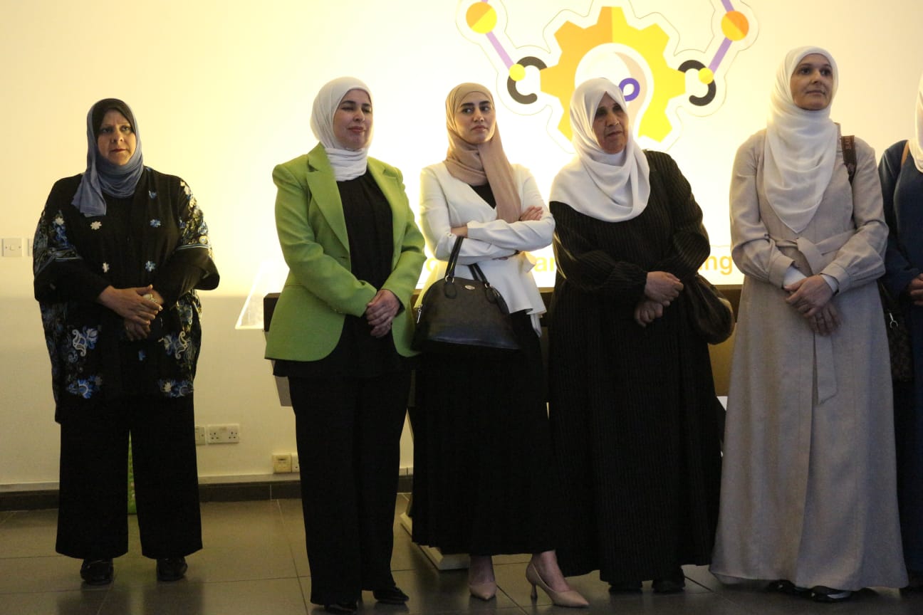 Madar Al-Saa Images 0.47050647407630397