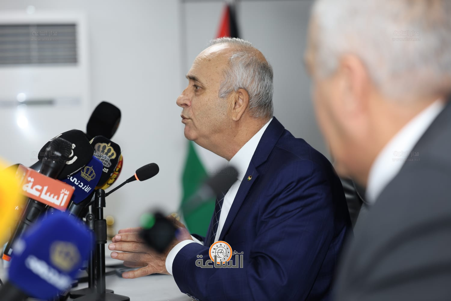 Madar Al-Saa Images 0.4476458346105848