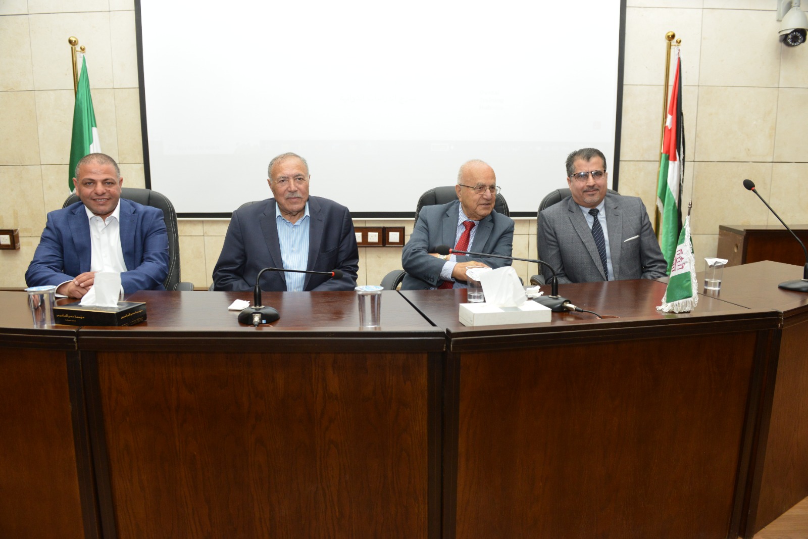 Madar Al-Saa Images 0.19619187965232376