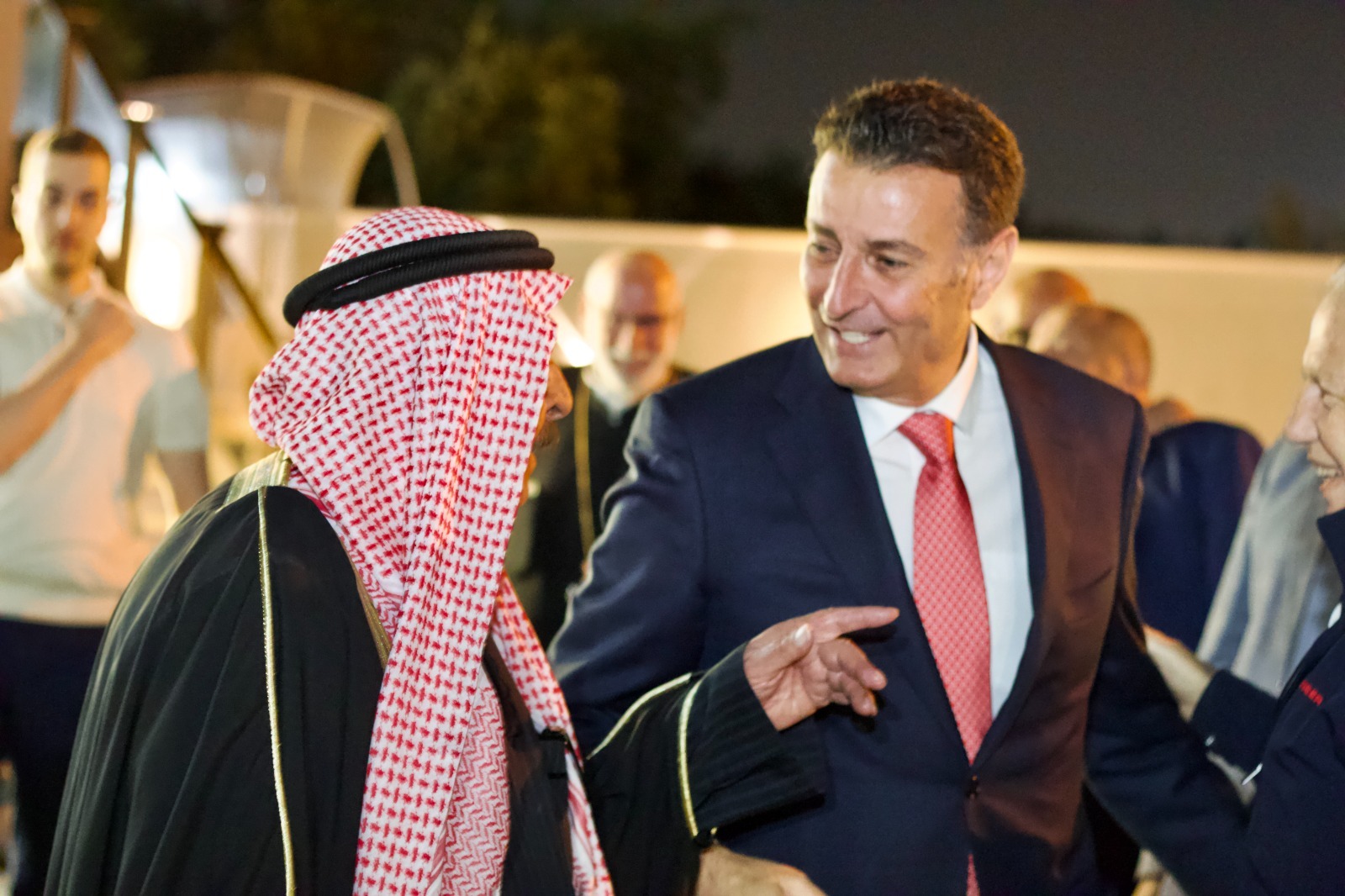 Madar Al-Saa Images 0.7403805320008237