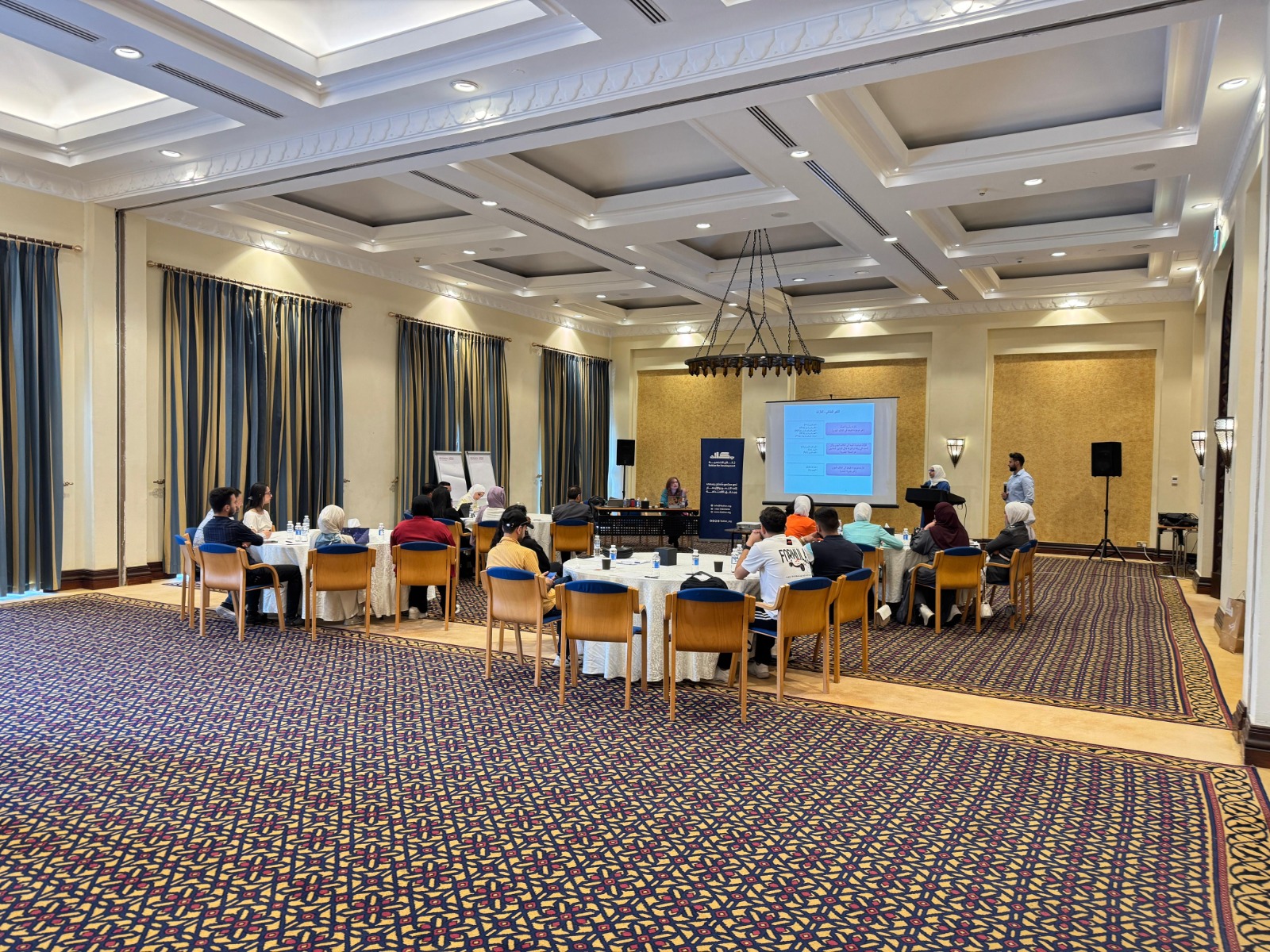 Madar Al-Saa Images 0.9163584618744187