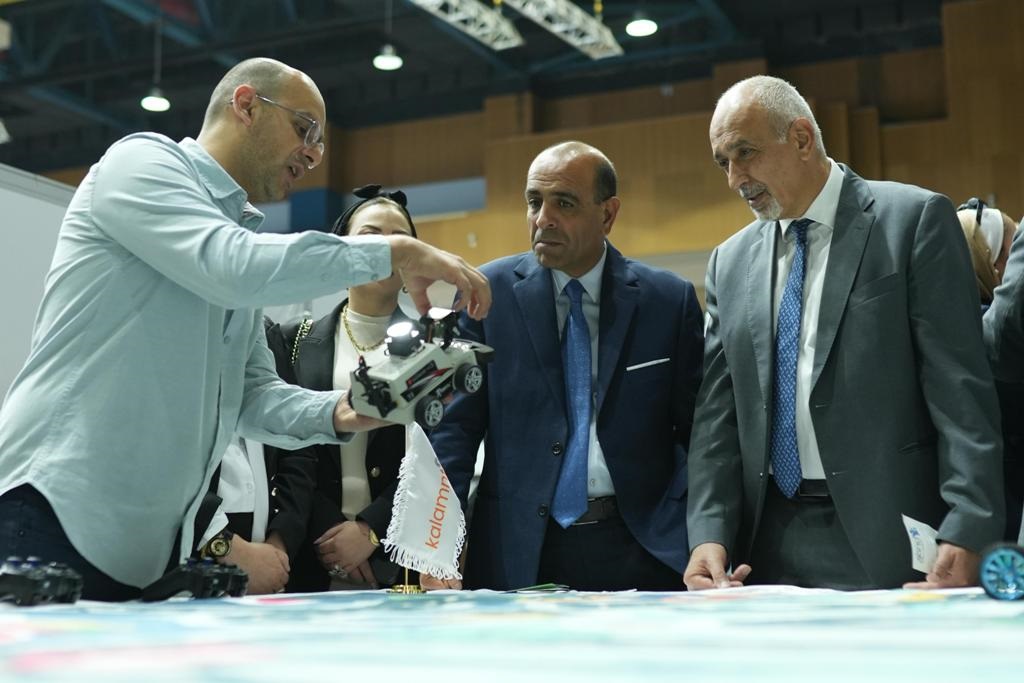 Madar Al-Saa Images 0.31412034354716667