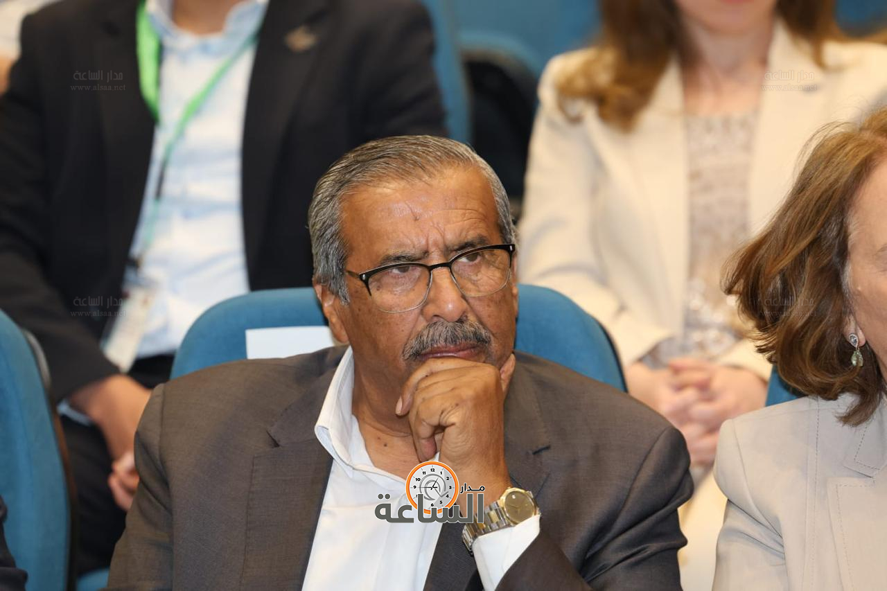 Madar Al-Saa Images 0.5336554025403393