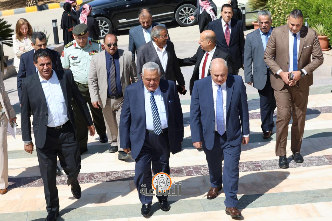 Madar Al-Saa Images 0.0002794917877825265