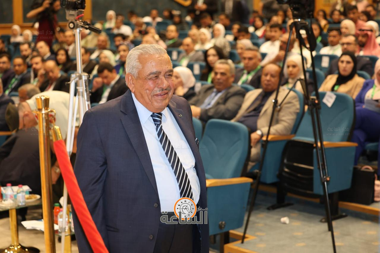 Madar Al-Saa Images 0.05664651416684652