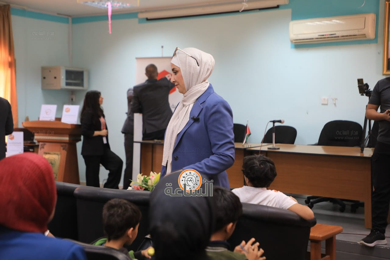 Madar Al-Saa Images 0.2877403426588232