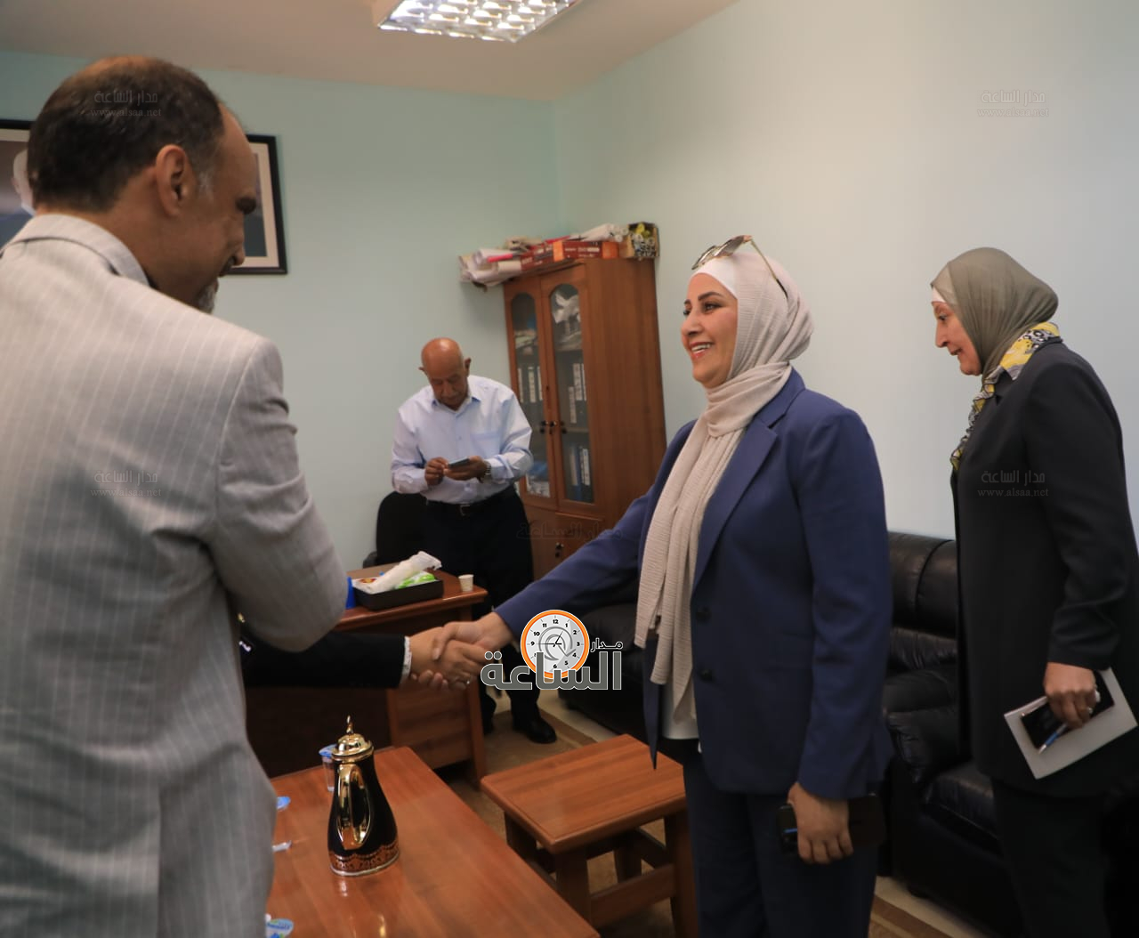 Madar Al-Saa Images 0.7141059539840509