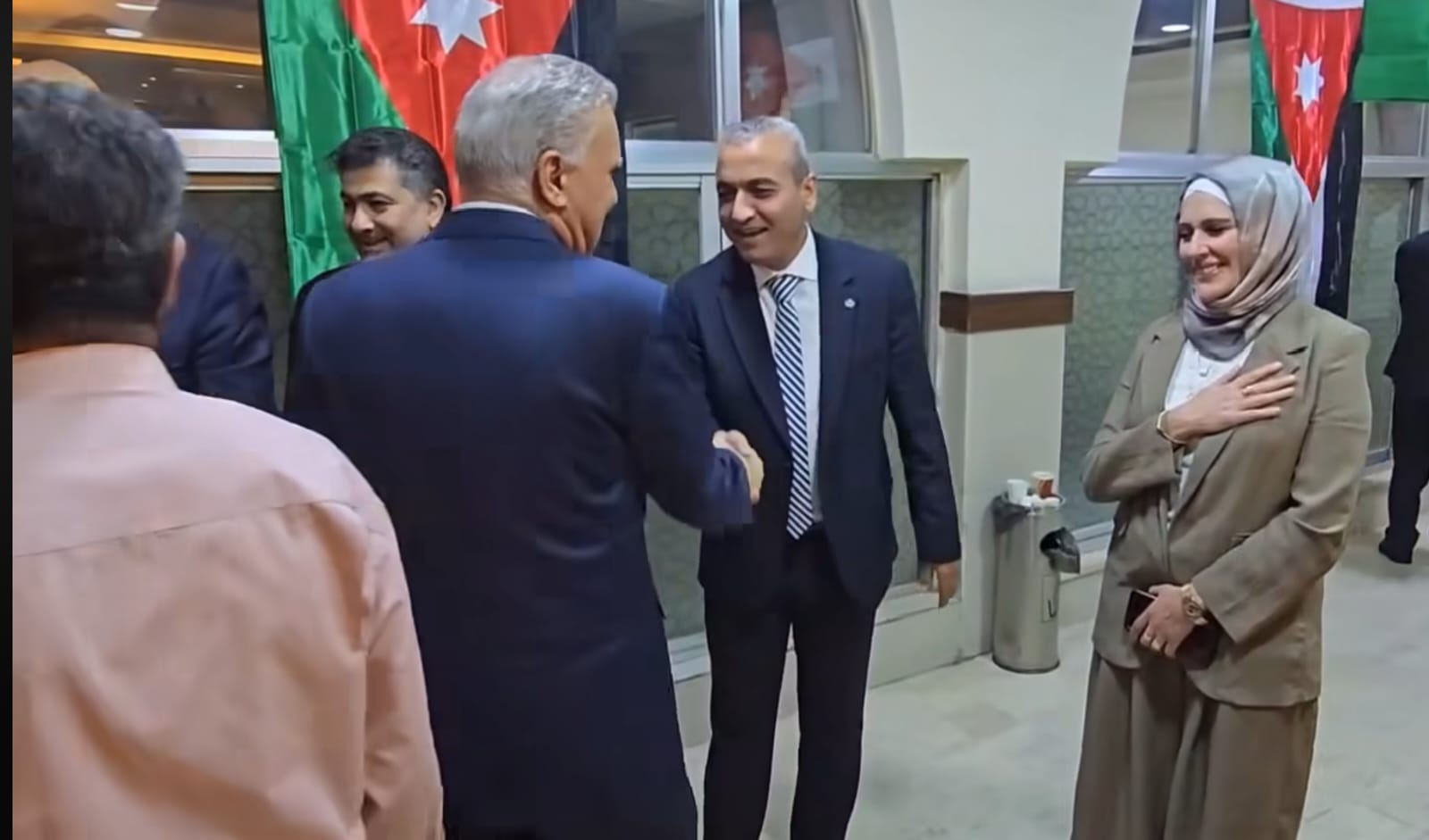 Madar Al-Saa Images 0.5732684875314537