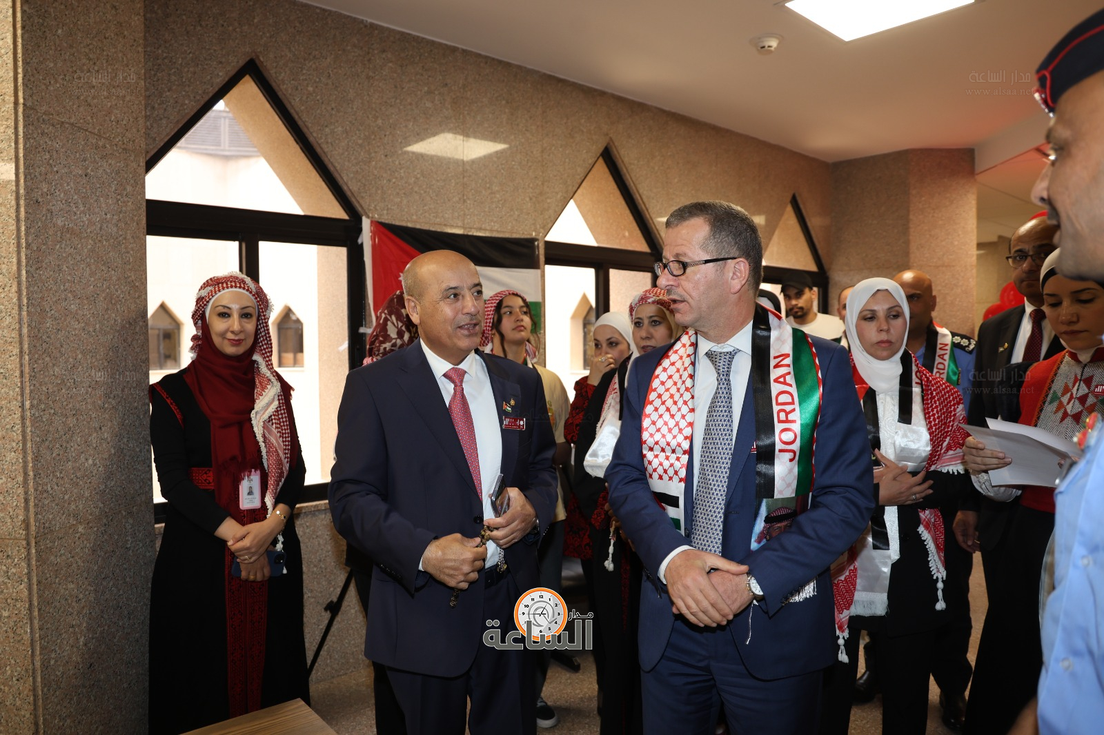 Madar Al-Saa Images 0.7420855165160024