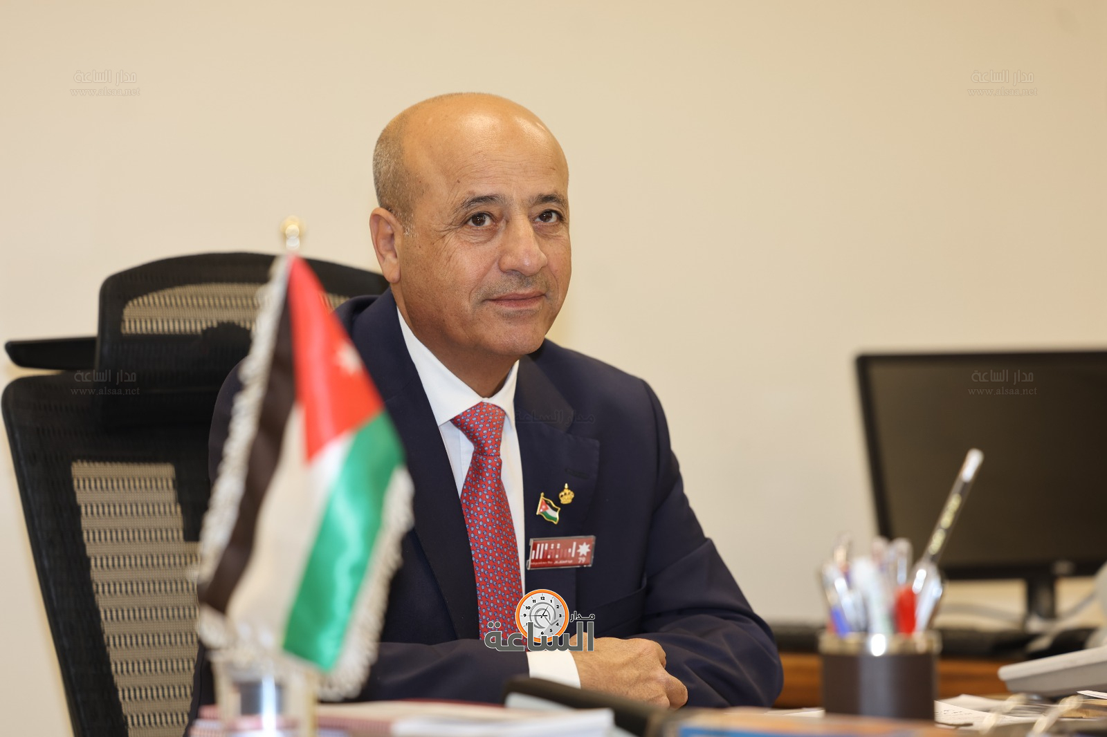 Madar Al-Saa Images 0.3792968566104744