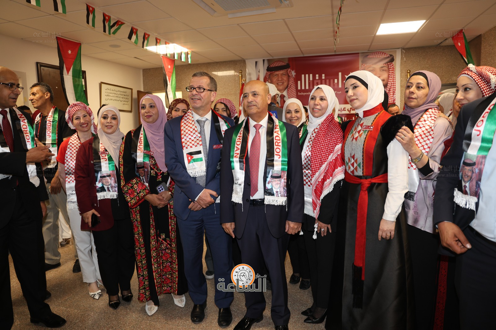 Madar Al-Saa Images 0.3409675574040182