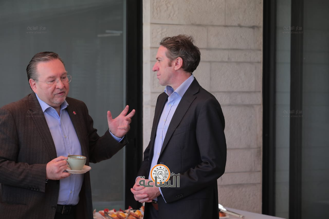 Madar Al-Saa Images 0.1753795058889892