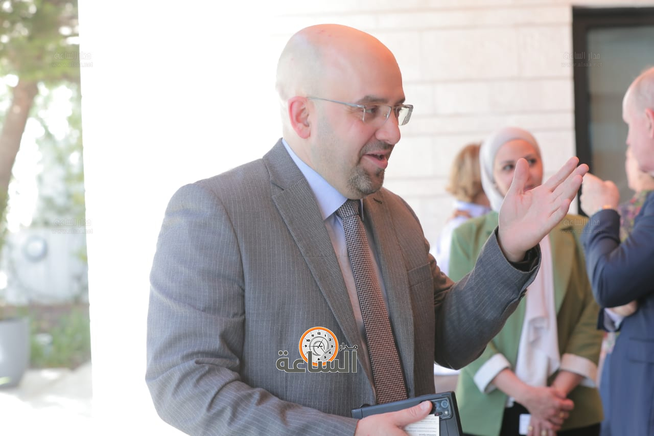 Madar Al-Saa Images 0.5559075239145104