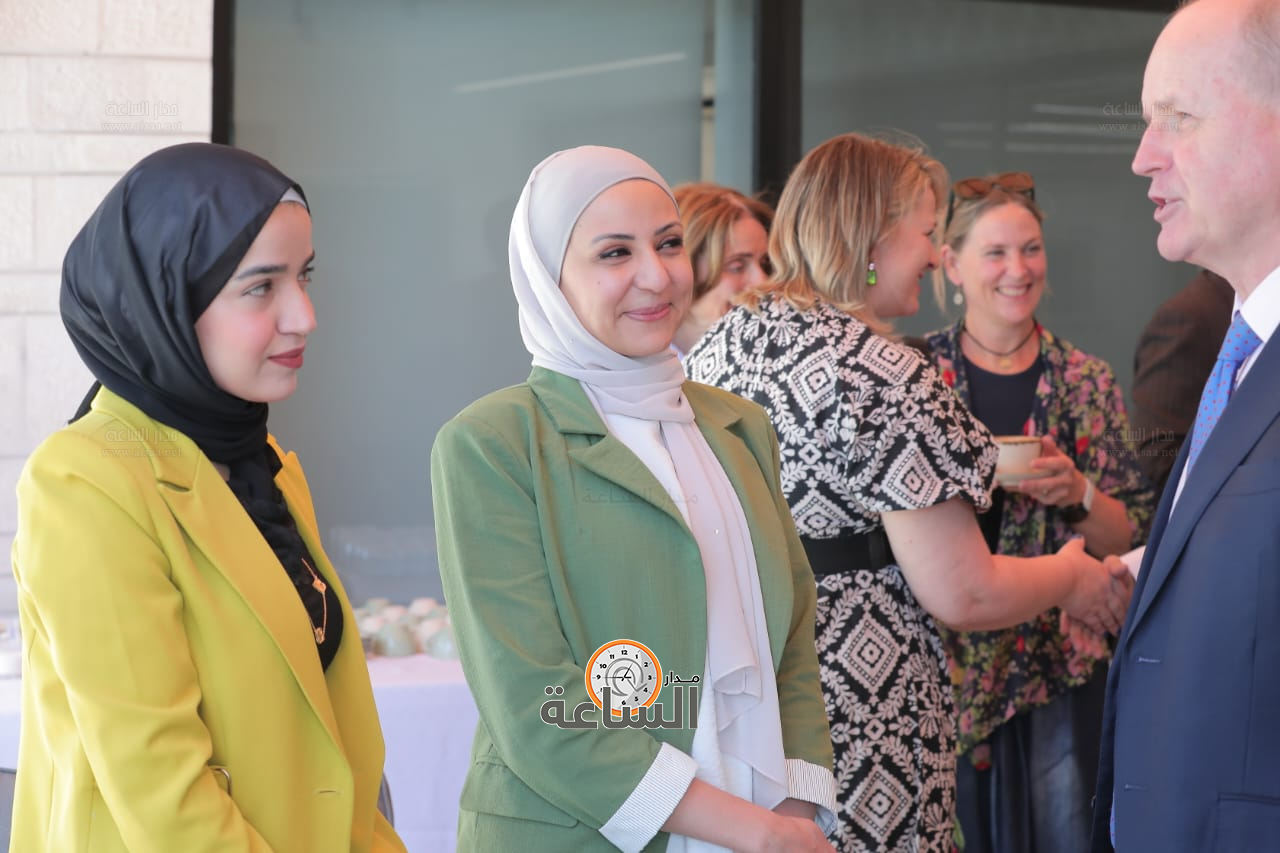 Madar Al-Saa Images 0.553352837604489