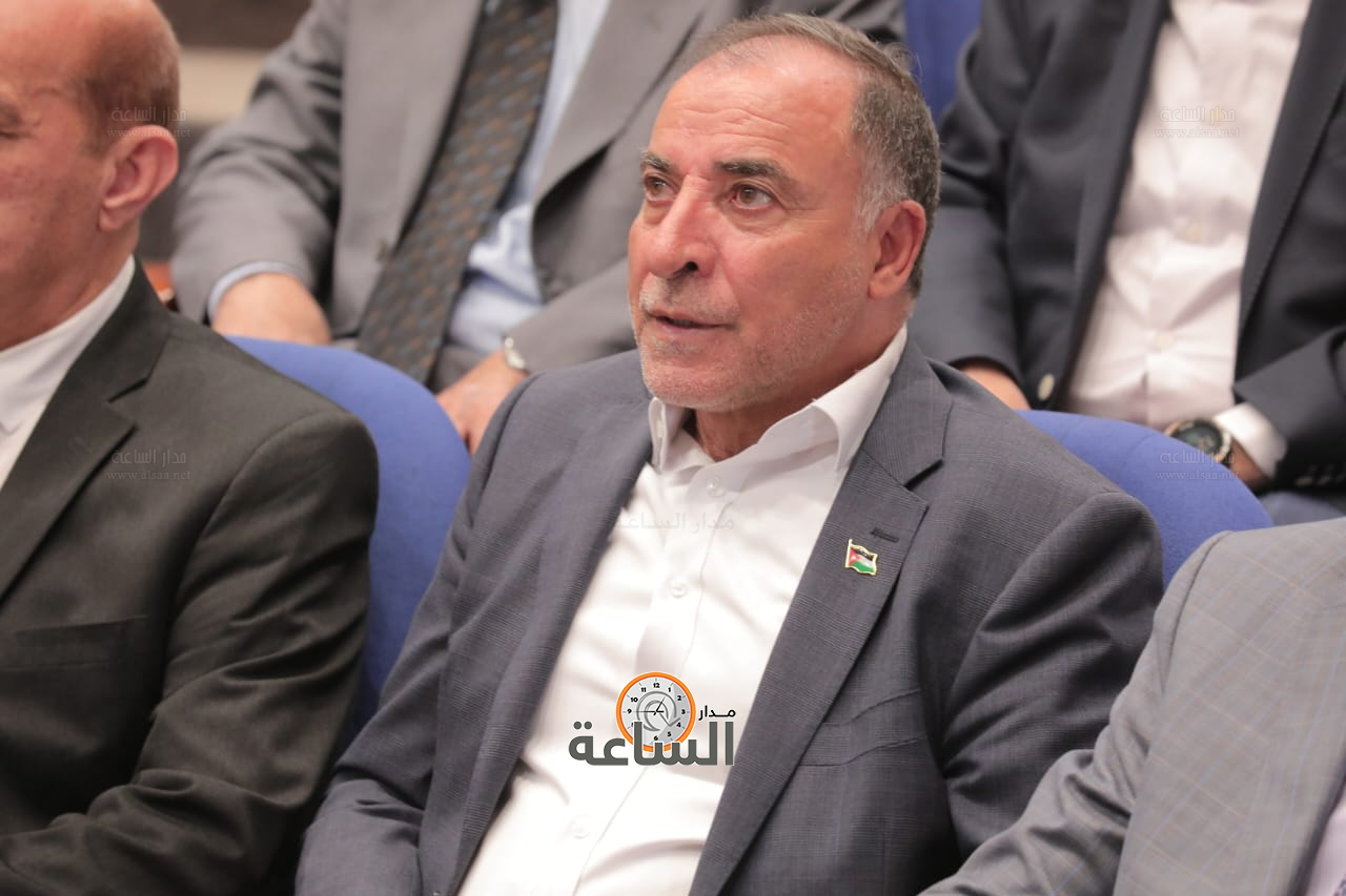 Madar Al-Saa Images 0.01195209007974507