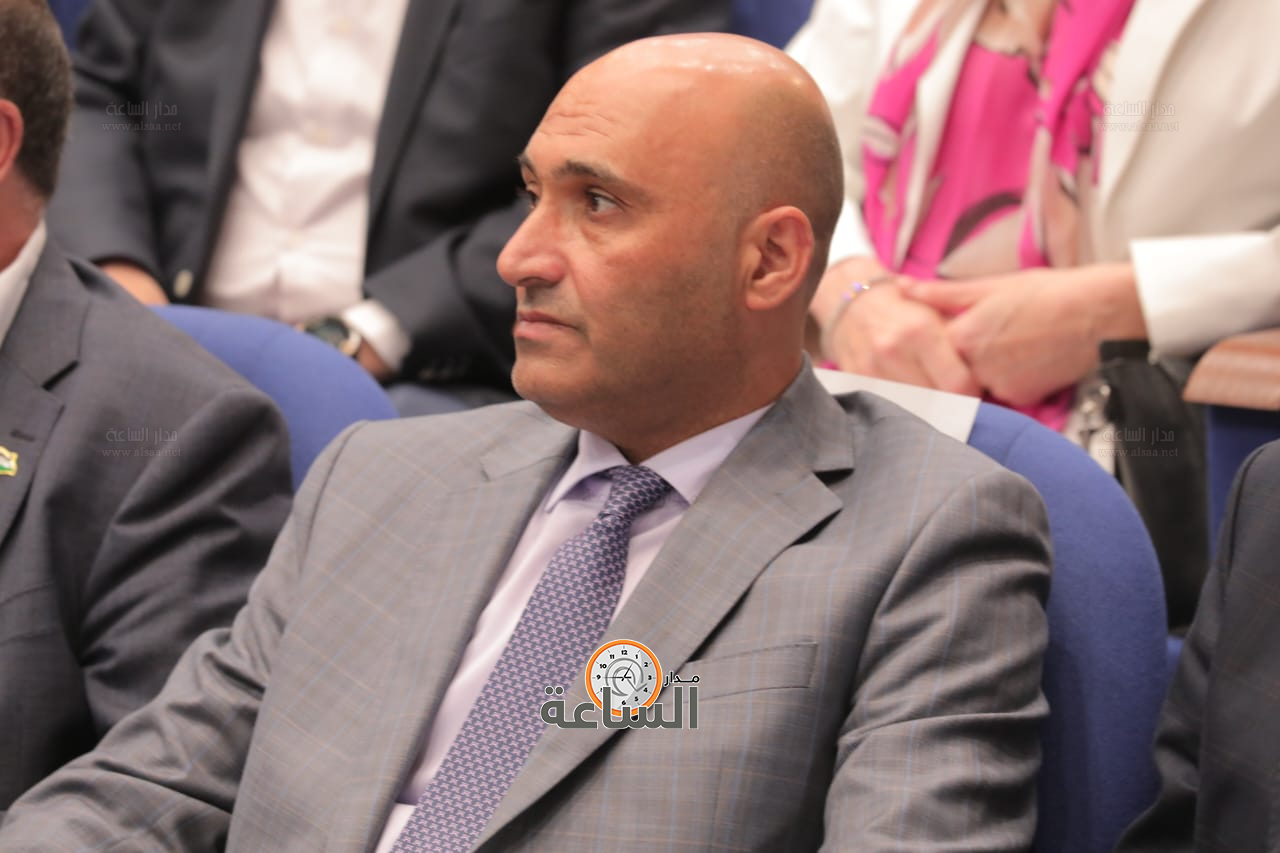 Madar Al-Saa Images 0.016772983522831852