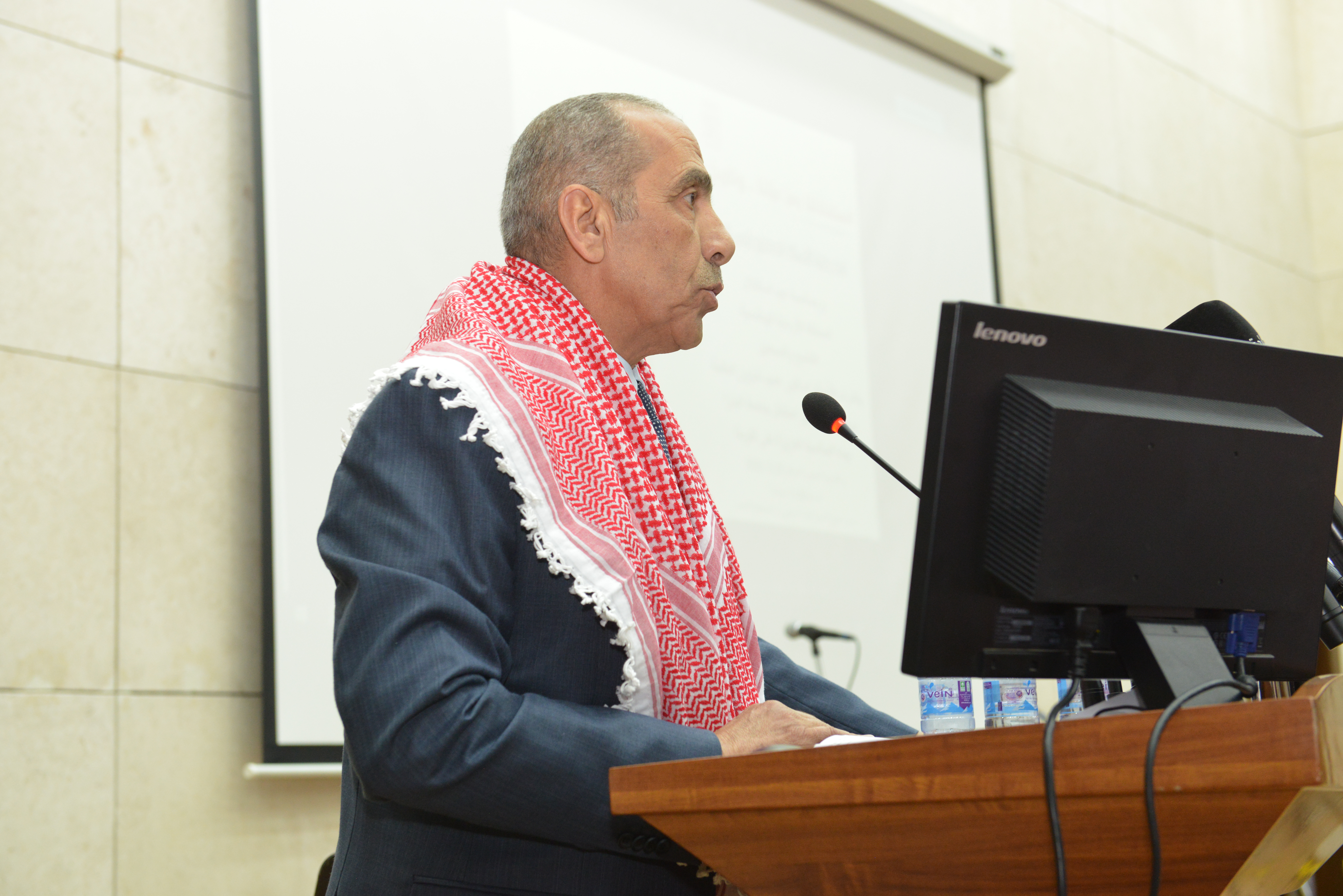 Madar Al-Saa Images 0.8885621057352018