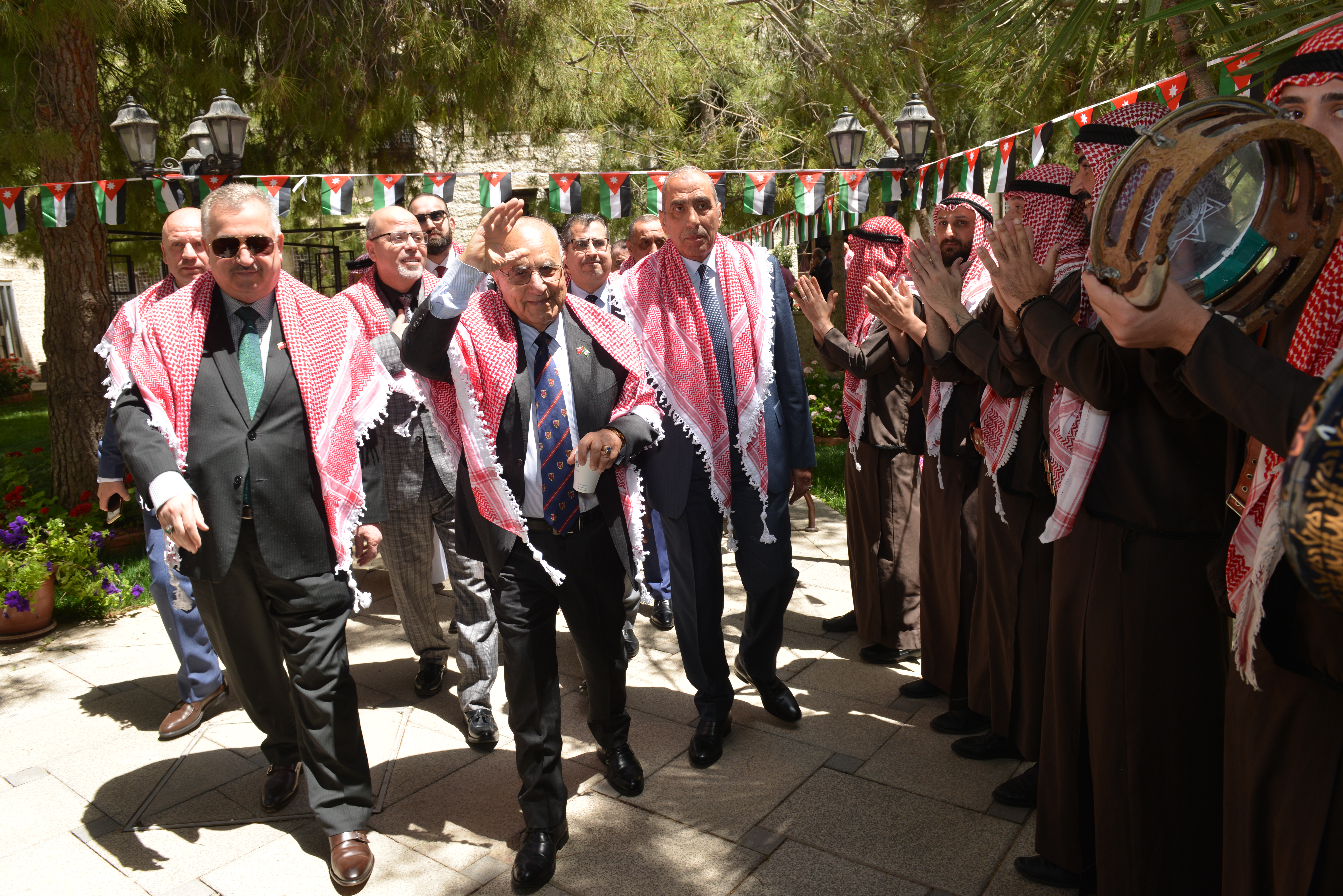 Madar Al-Saa Images 0.05786818535183269