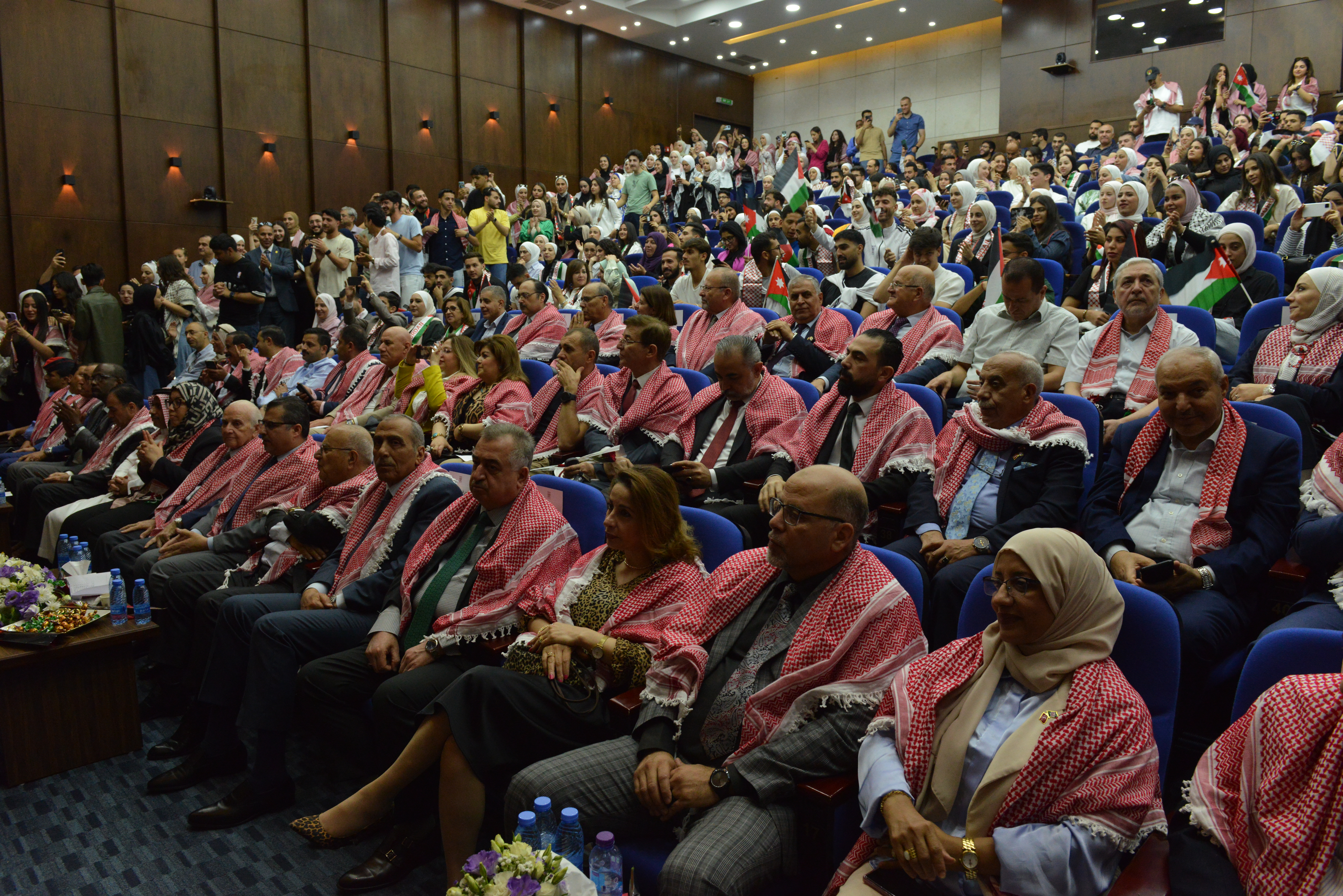 Madar Al-Saa Images 0.6355814127955779