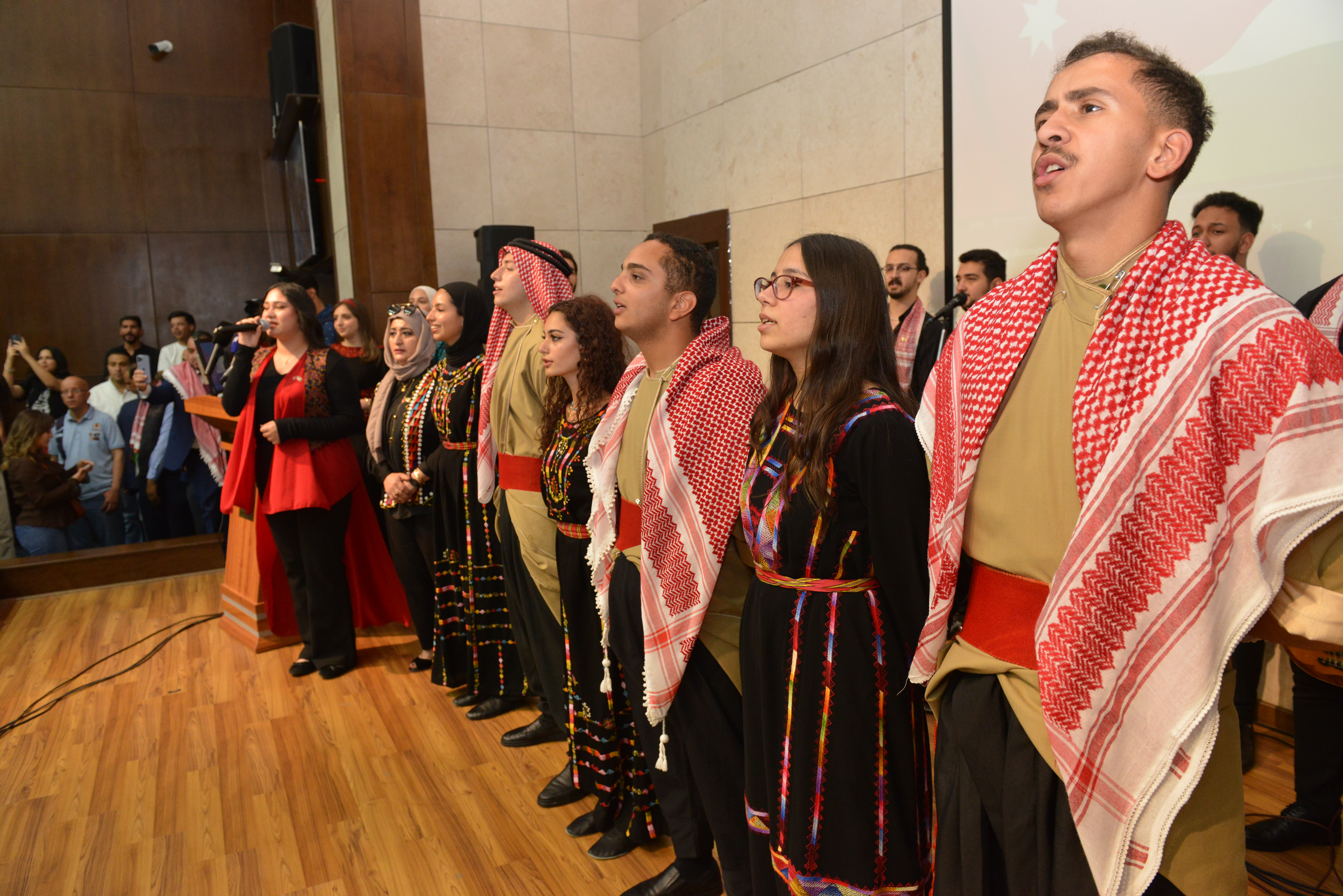 Madar Al-Saa Images 0.3427596471646457