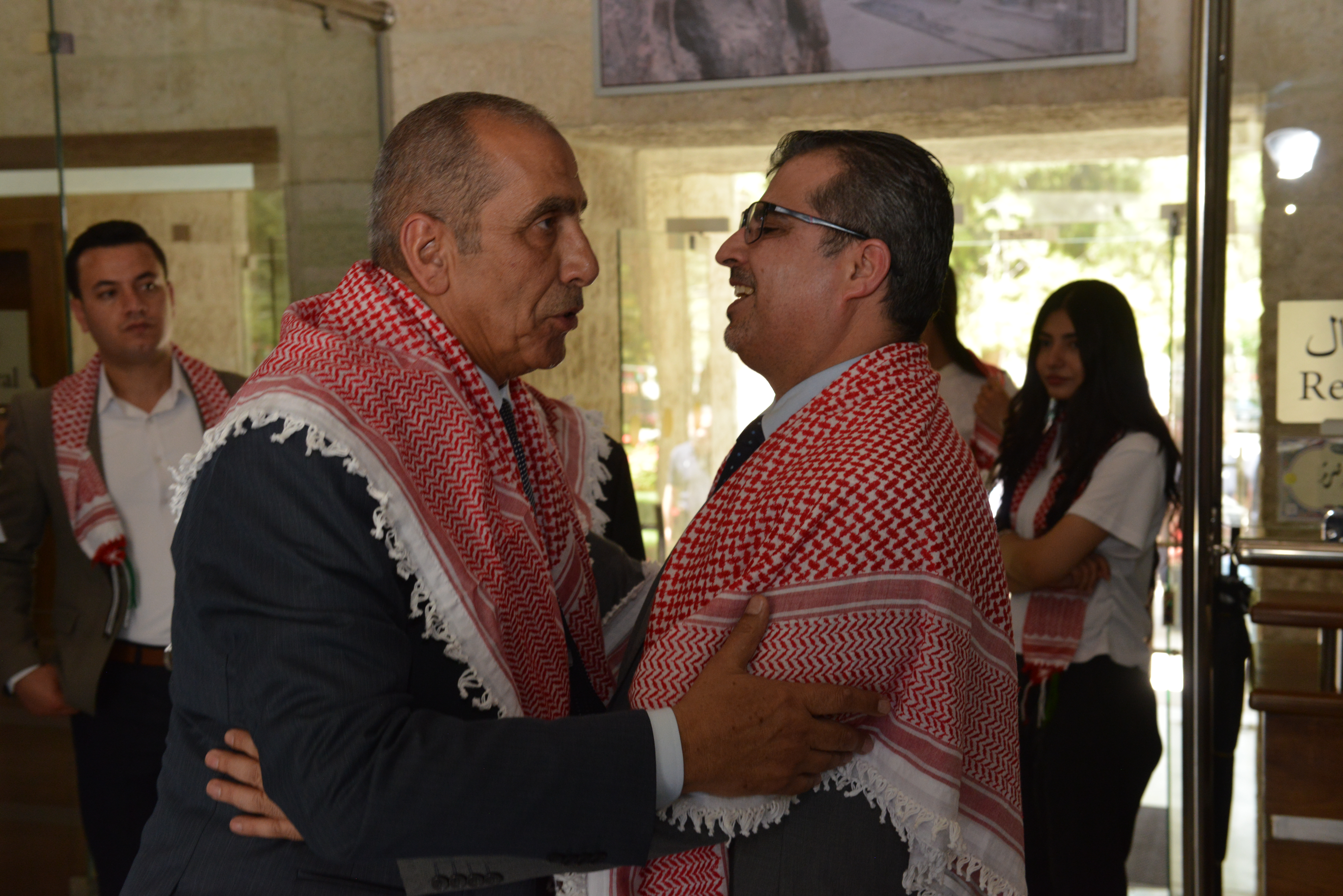 Madar Al-Saa Images 0.8414495572671256