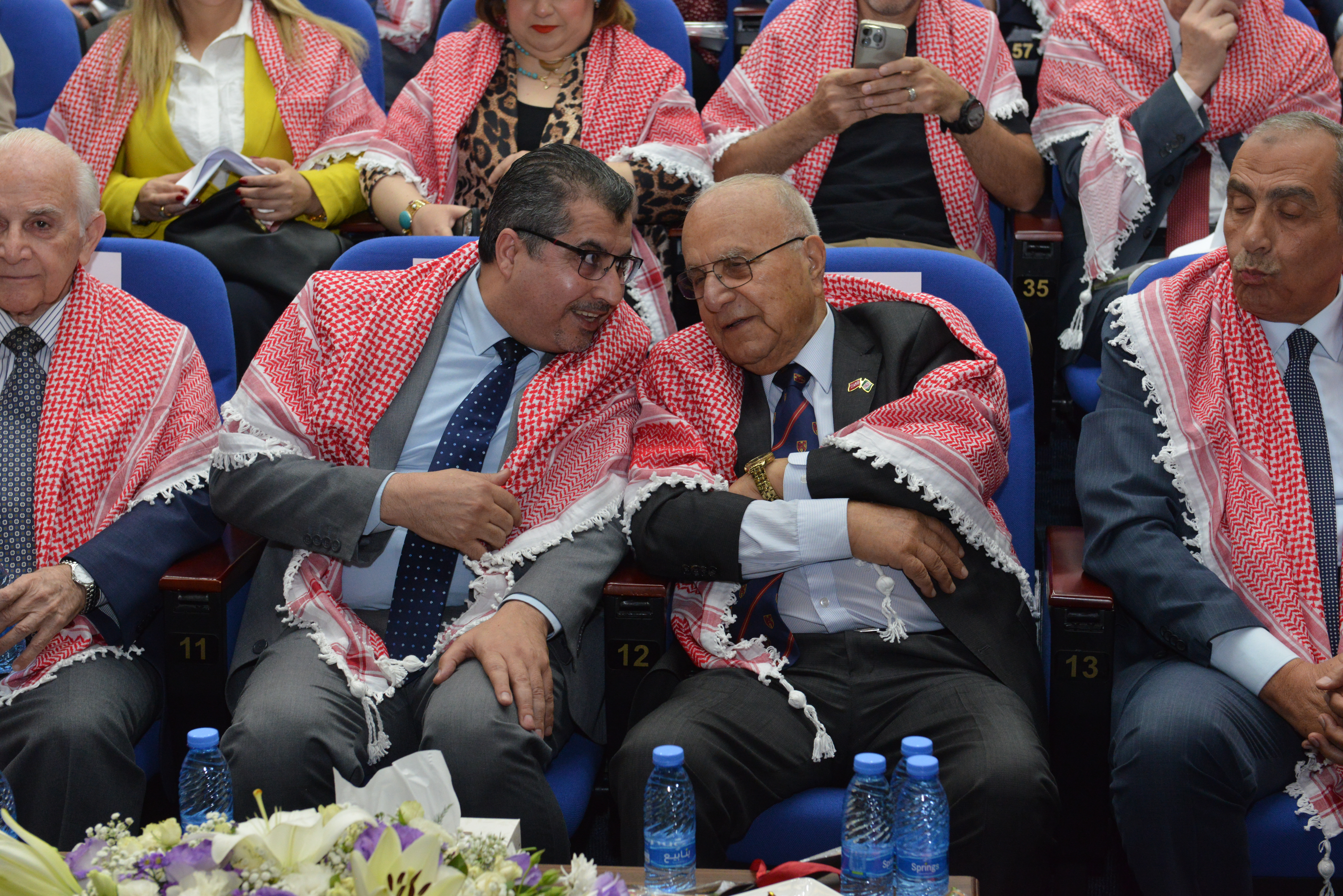 Madar Al-Saa Images 0.3944147154147657