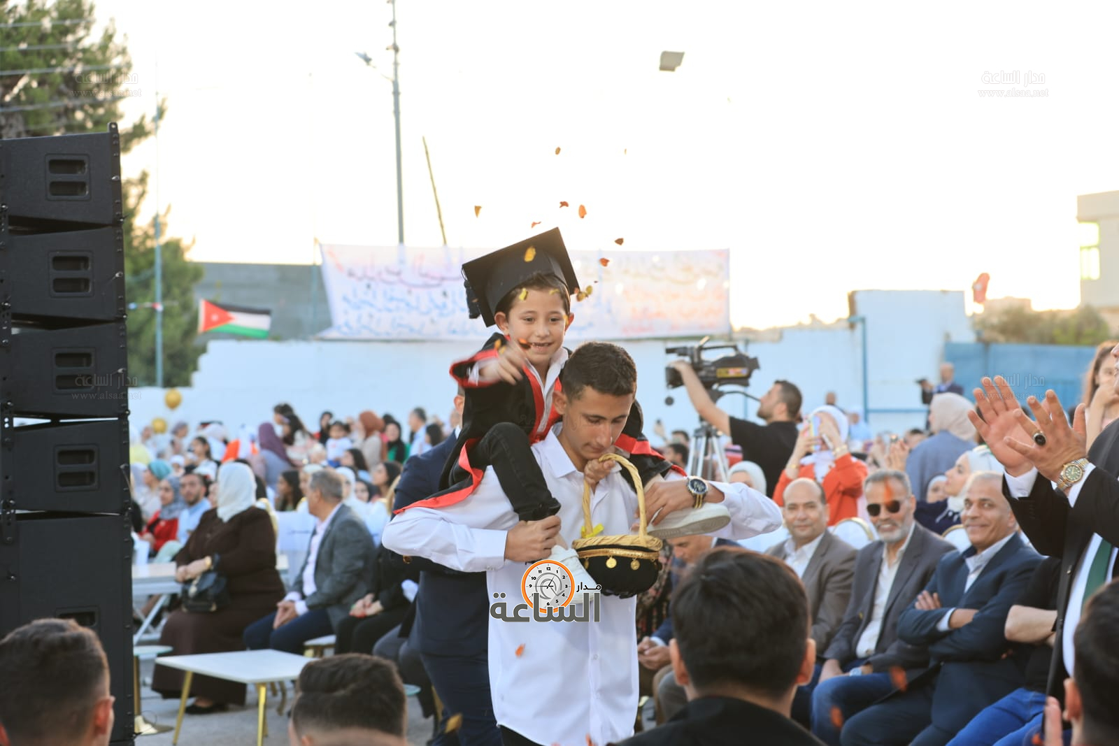 Madar Al-Saa Images 0.7740384386250668