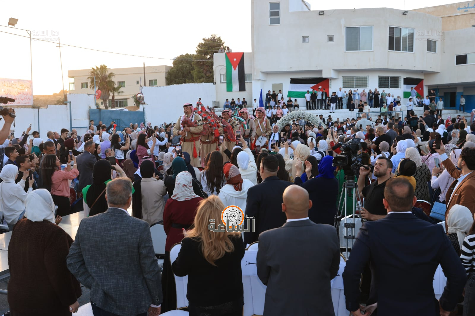 Madar Al-Saa Images 0.08457104234723523