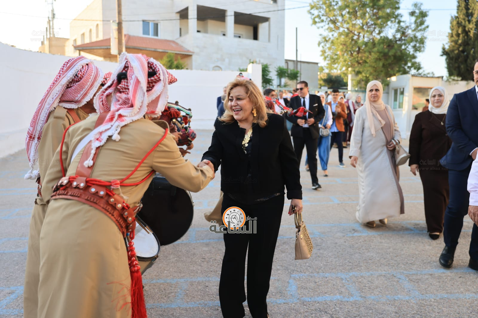 Madar Al-Saa Images 0.18571652765564872