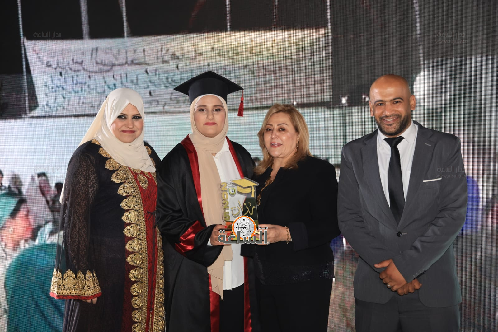 Madar Al-Saa Images 0.19430950481049503