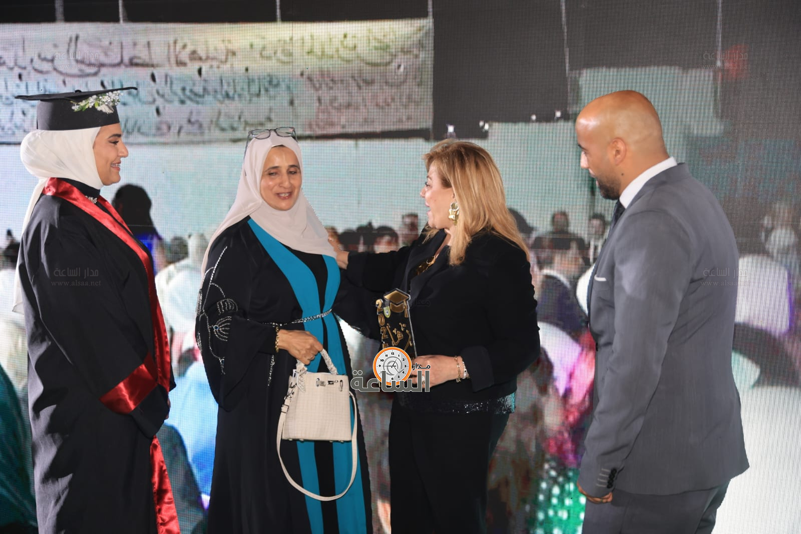 Madar Al-Saa Images 0.23892097146083657