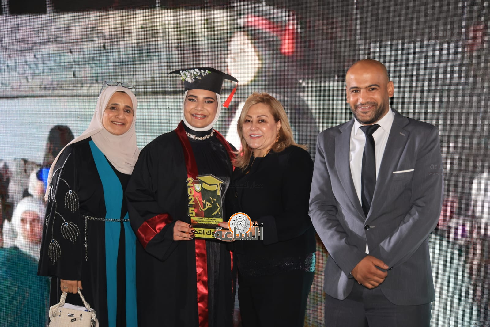 Madar Al-Saa Images 0.5846489165183032