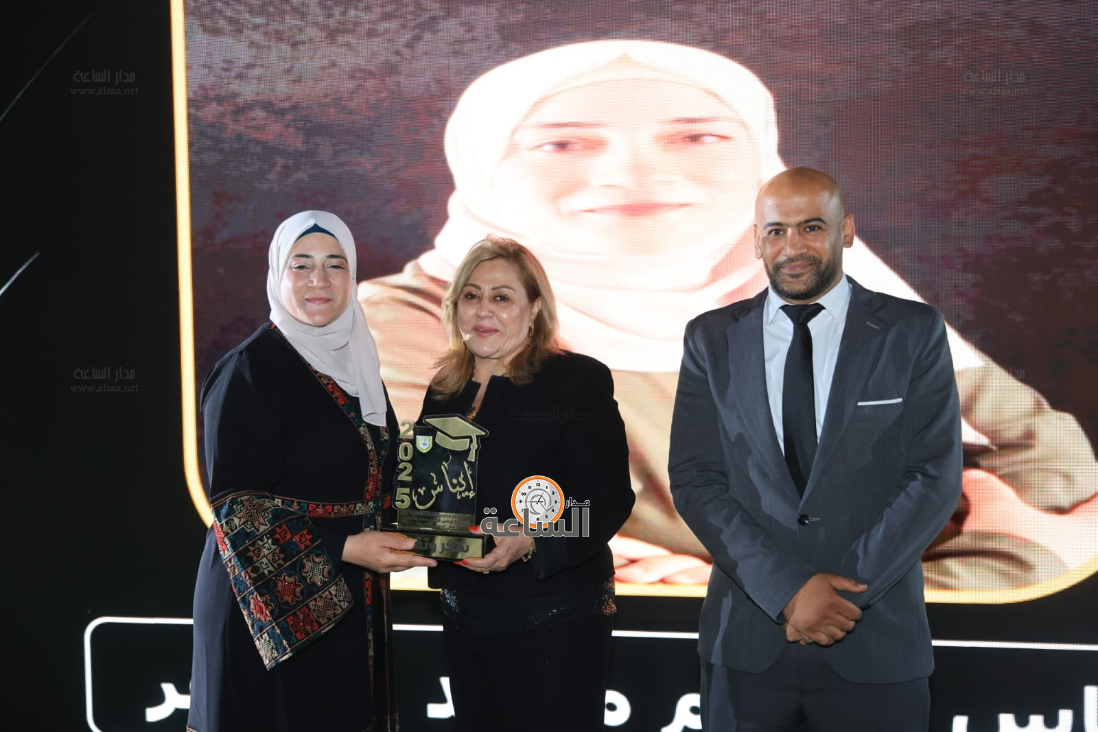 Madar Al-Saa Images 0.08375907415383388