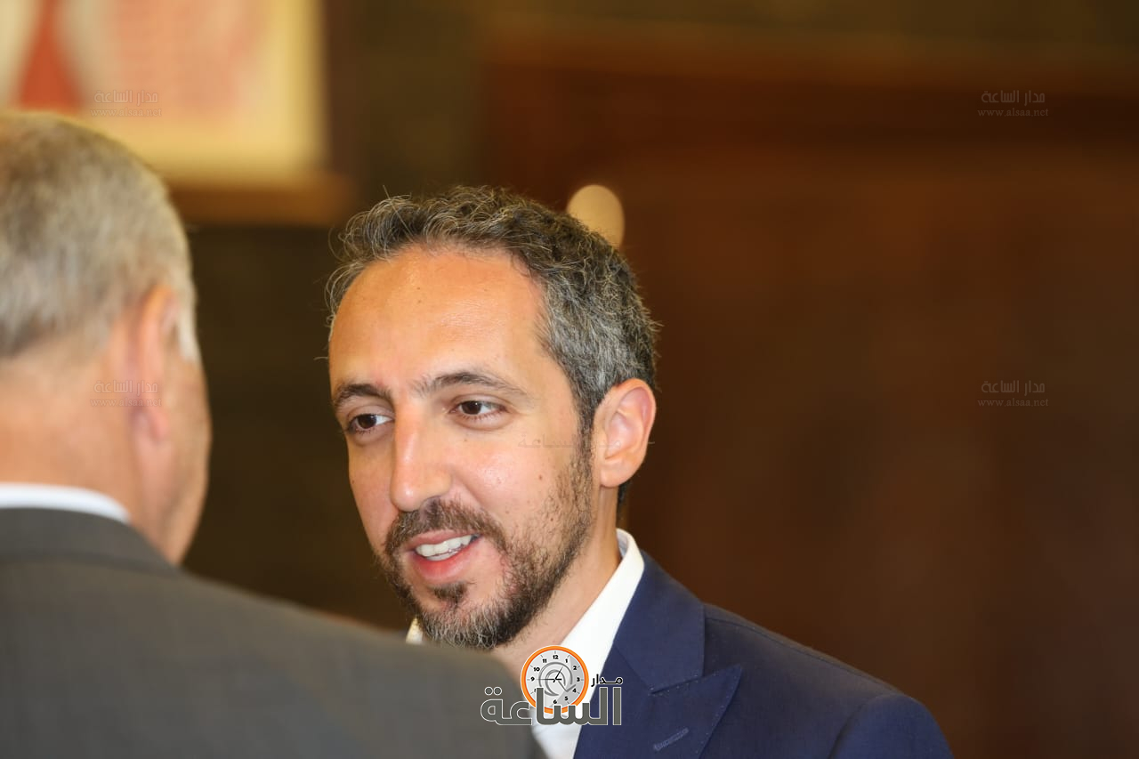 Madar Al-Saa Images 0.4936551334526531