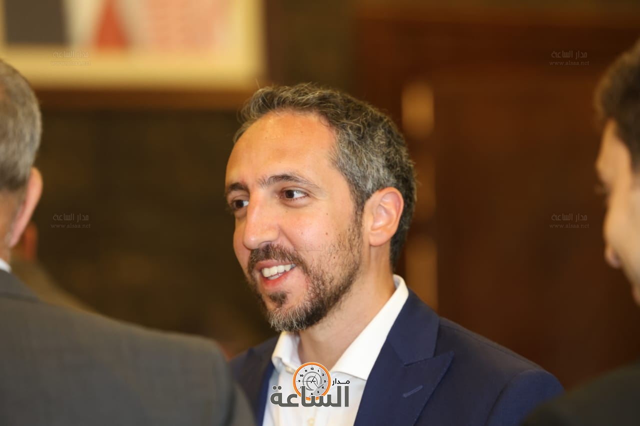 Madar Al-Saa Images 0.9901518974040701