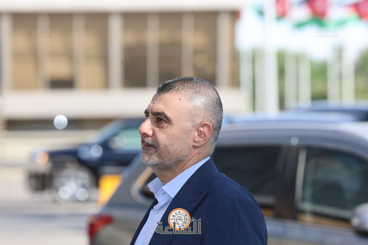 Madar Al-Saa Images 0.4480172172456275