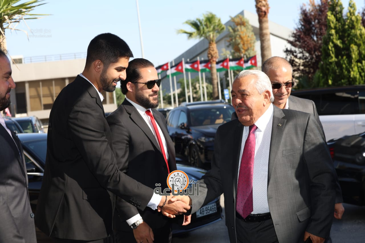 Madar Al-Saa Images 0.4194567469540279