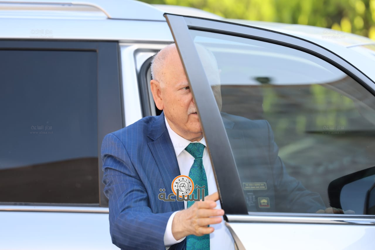 Madar Al-Saa Images 0.2418596354924285