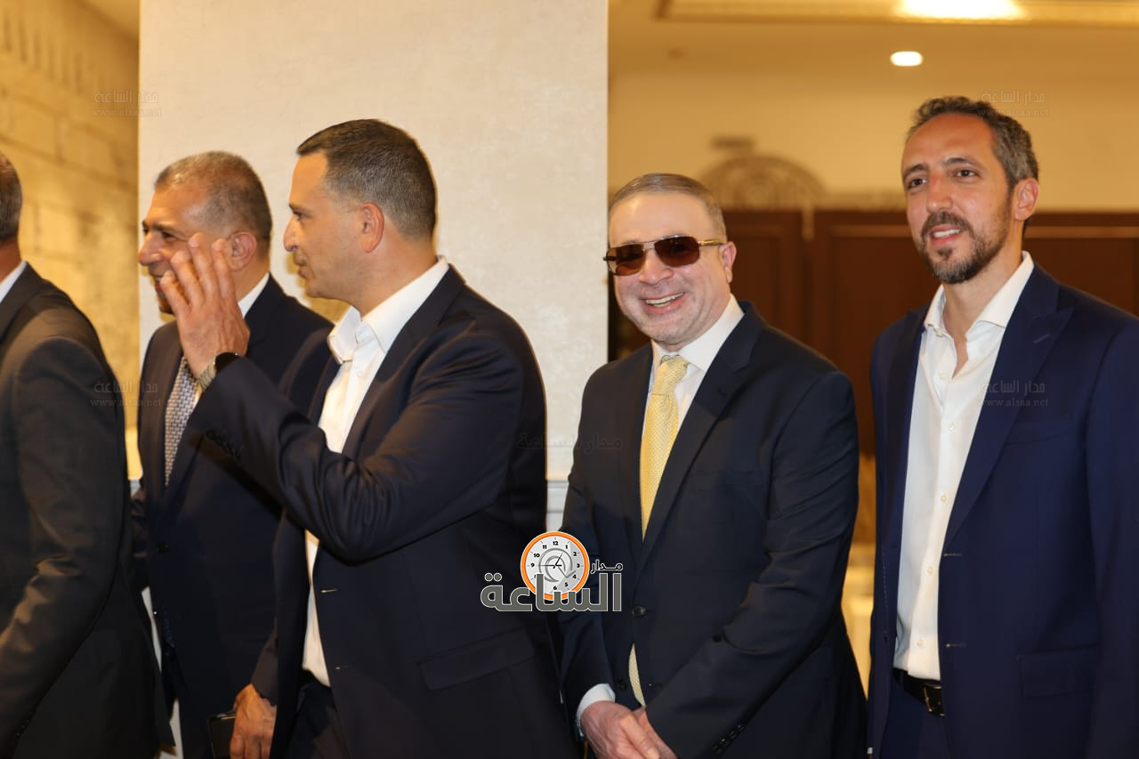 Madar Al-Saa Images 0.2447251945334079