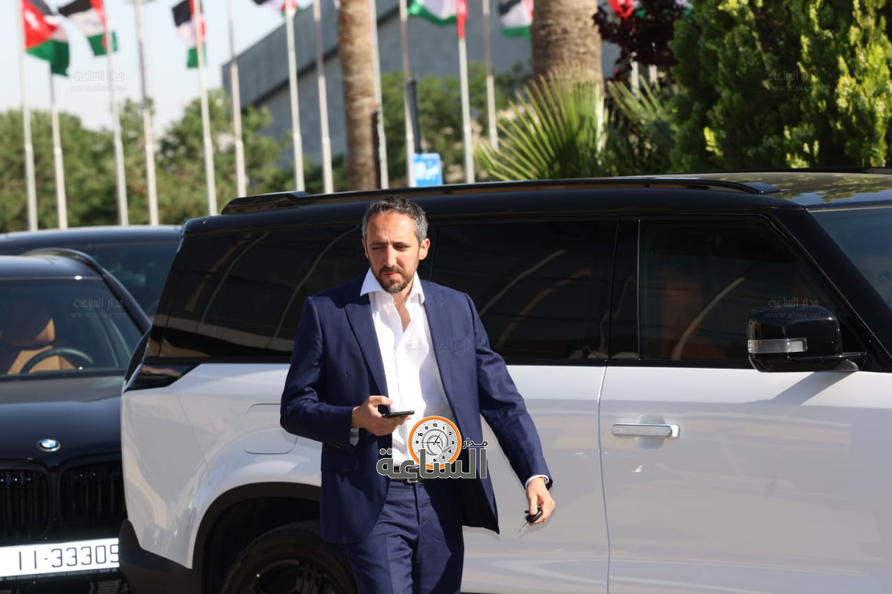 Madar Al-Saa Images 0.000005042580685676867