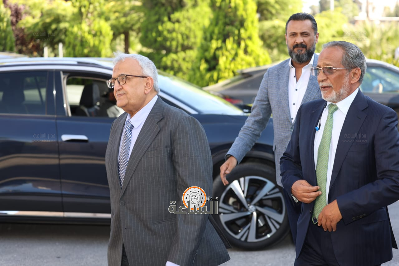 Madar Al-Saa Images 0.45657042077245724