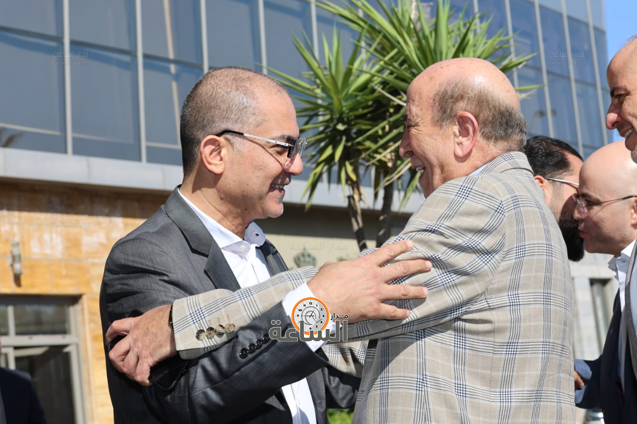 Madar Al-Saa Images 0.20095452695769334