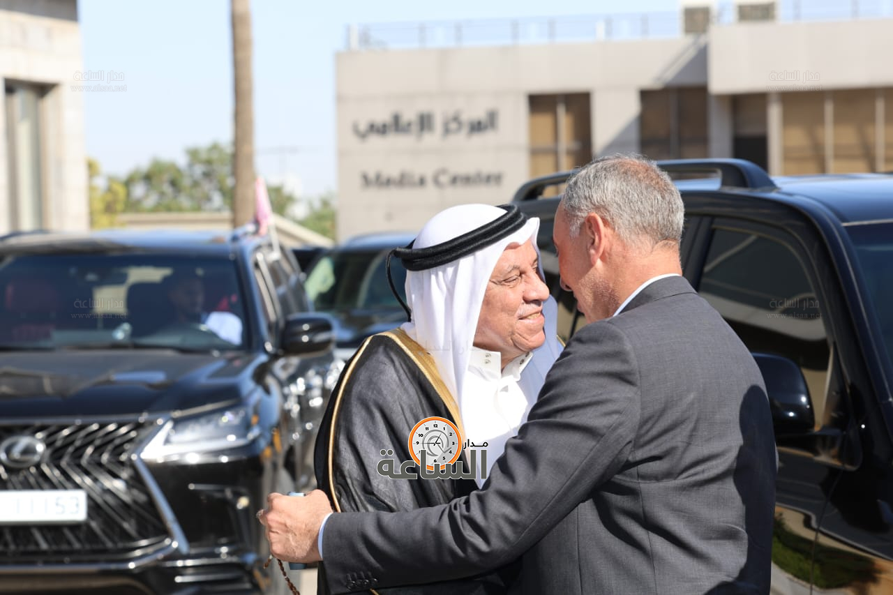 Madar Al-Saa Images 0.9893511117009902