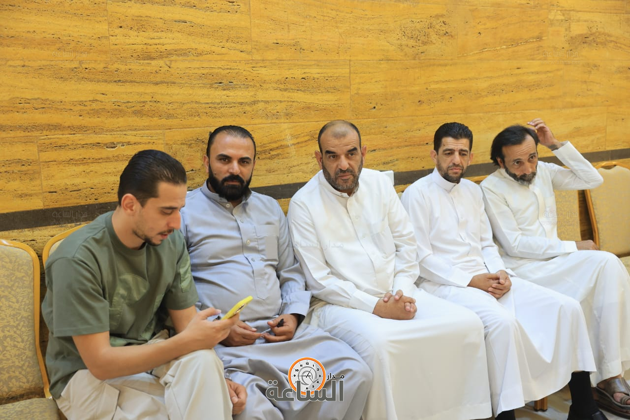 Madar Al-Saa Images 0.8422337809433116